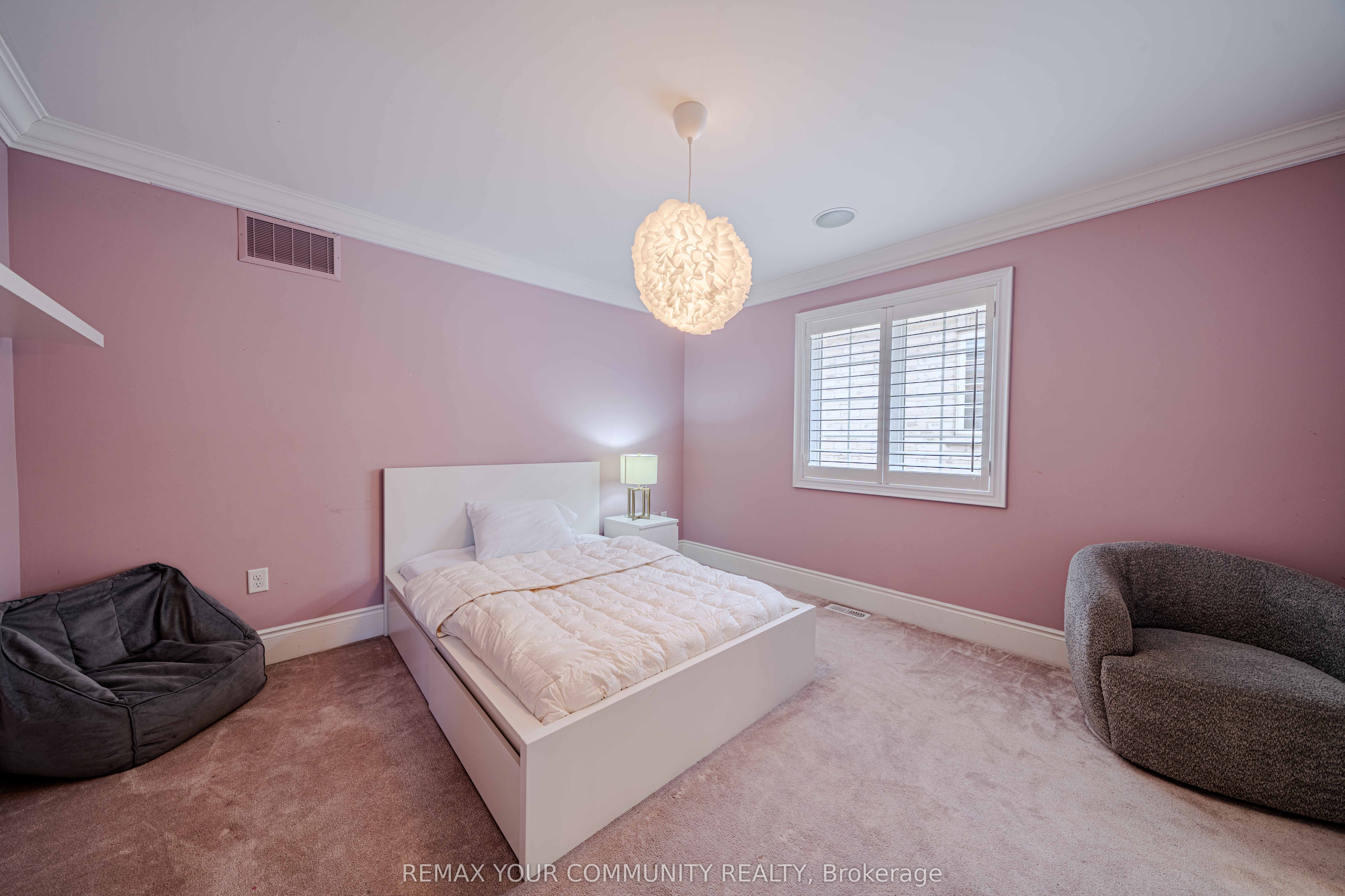 3447 Liptay Avenue Property Photo 27