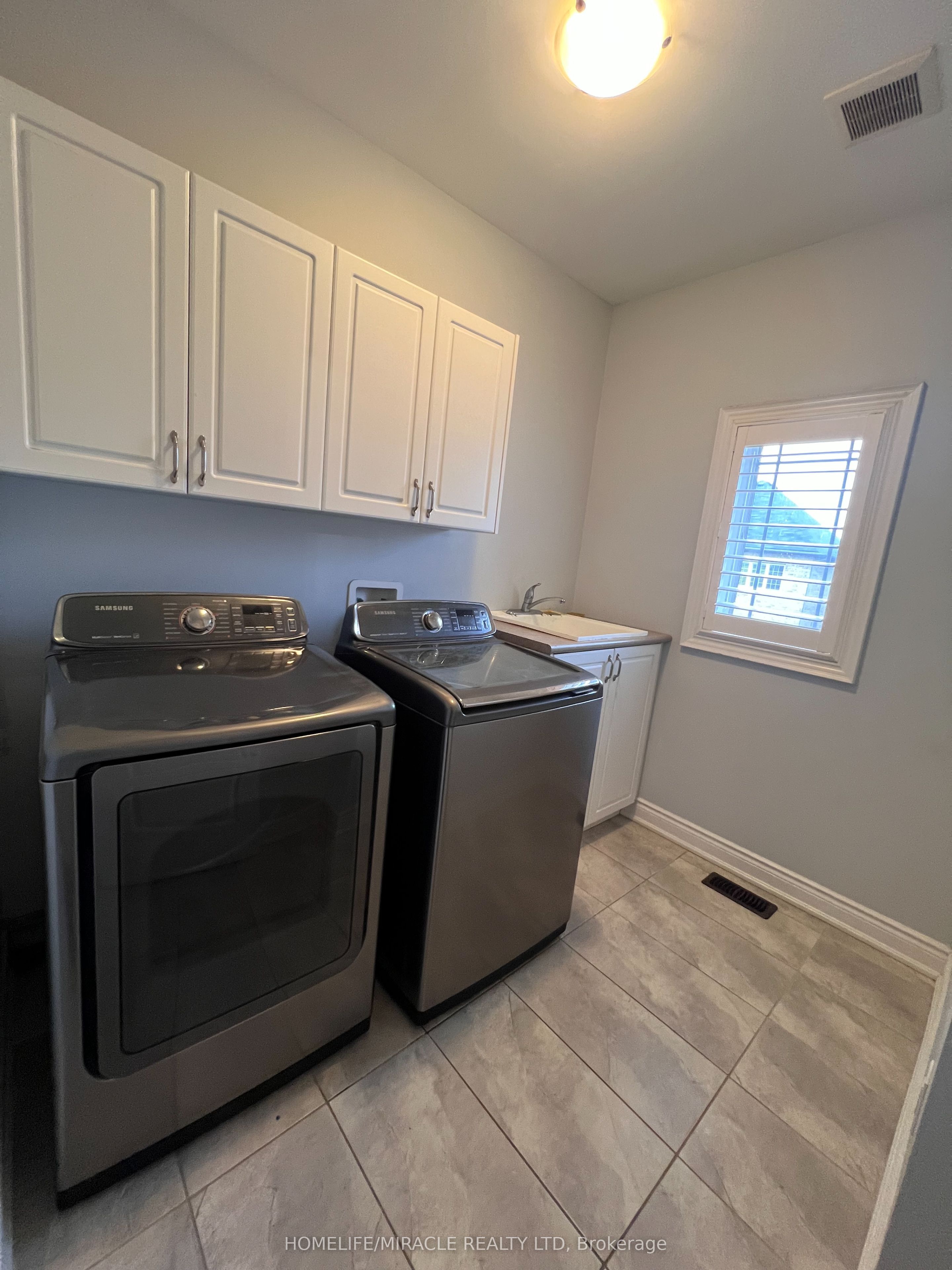 8 Arda Crescent Property Photo 20