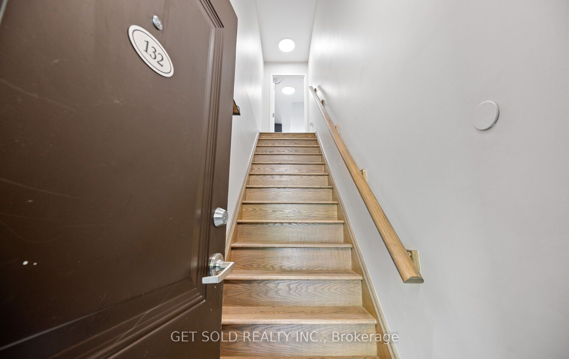 80 Parrotta Drive 132 Property Photo 6