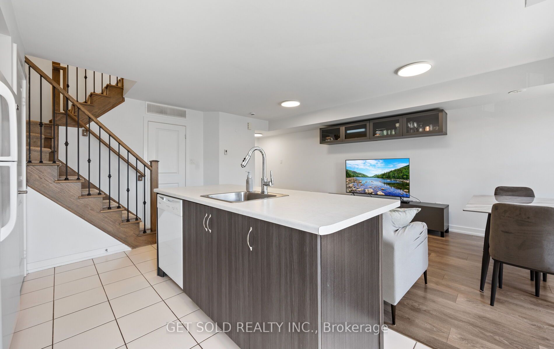 80 Parrotta Drive 132 Property Photo 20
