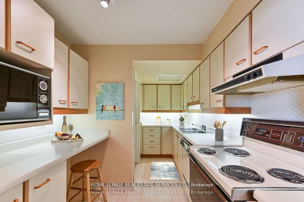 284 Mill Road Ph 8 Property Photo 4