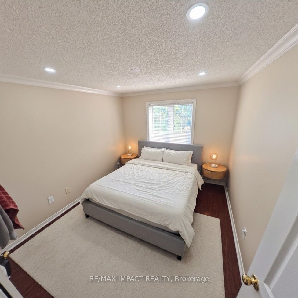 49 Hood Crescent Property Photo 16
