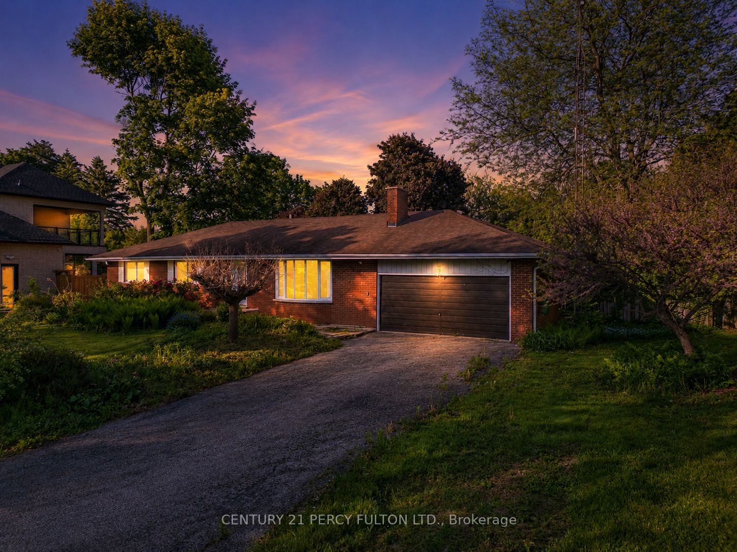 10208 Tenth Line Property Photo 1