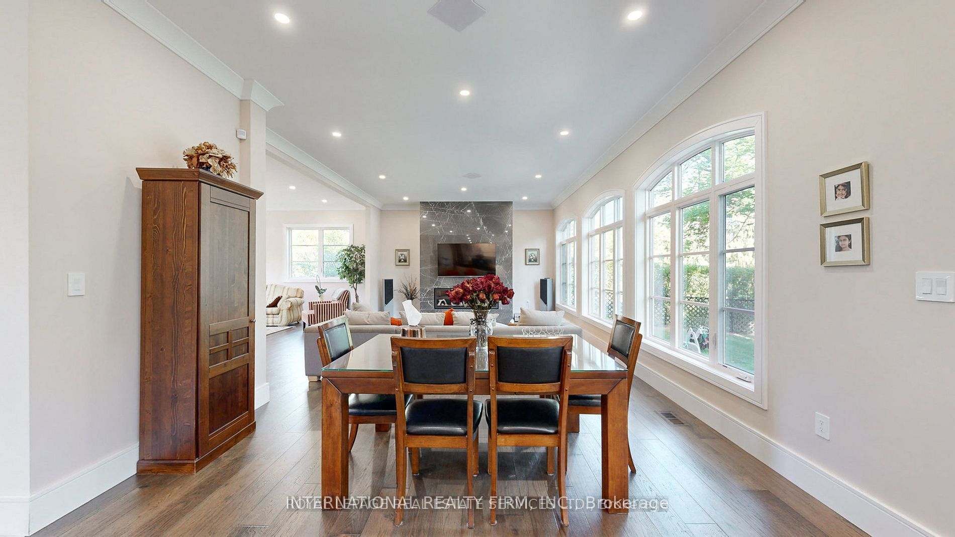 1286 Cambridge Drive Property Photo 4