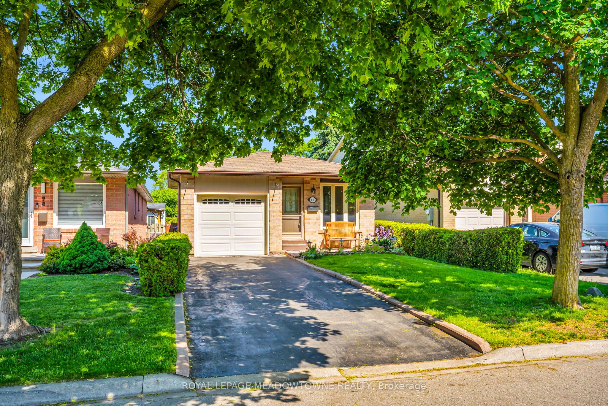100 Martindale Crescent Property Photo 1