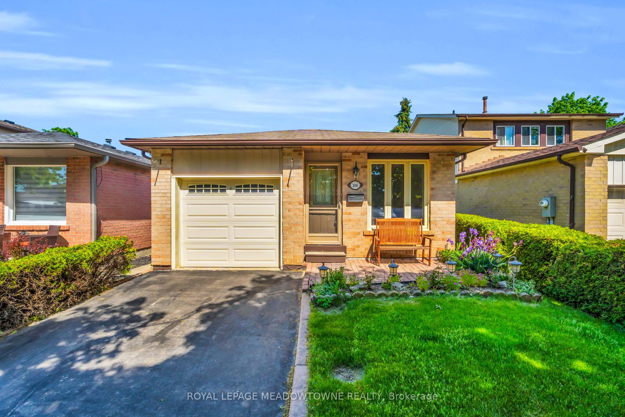 100 Martindale Crescent Property Photo 3