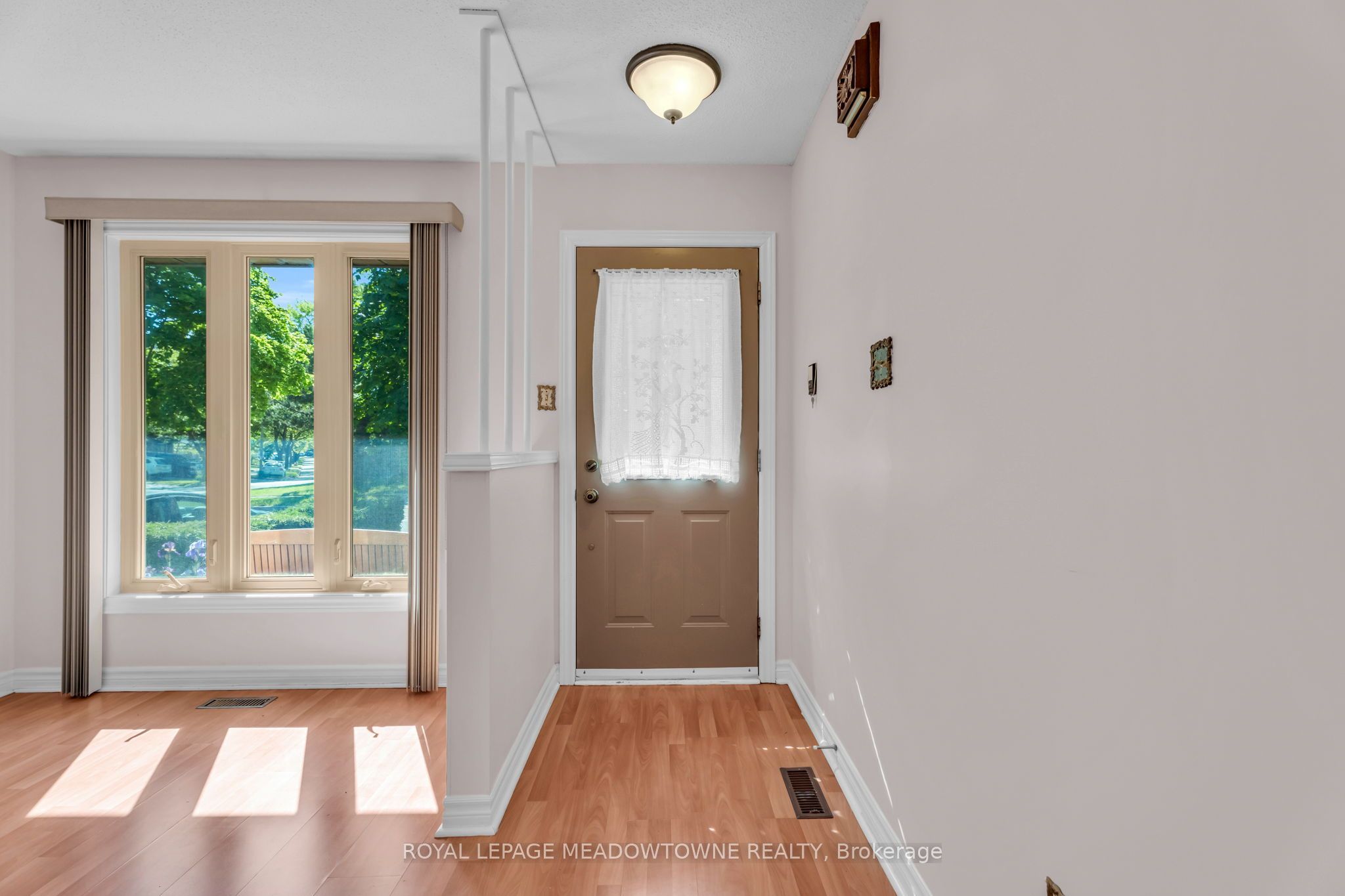 100 Martindale Crescent Property Photo 4