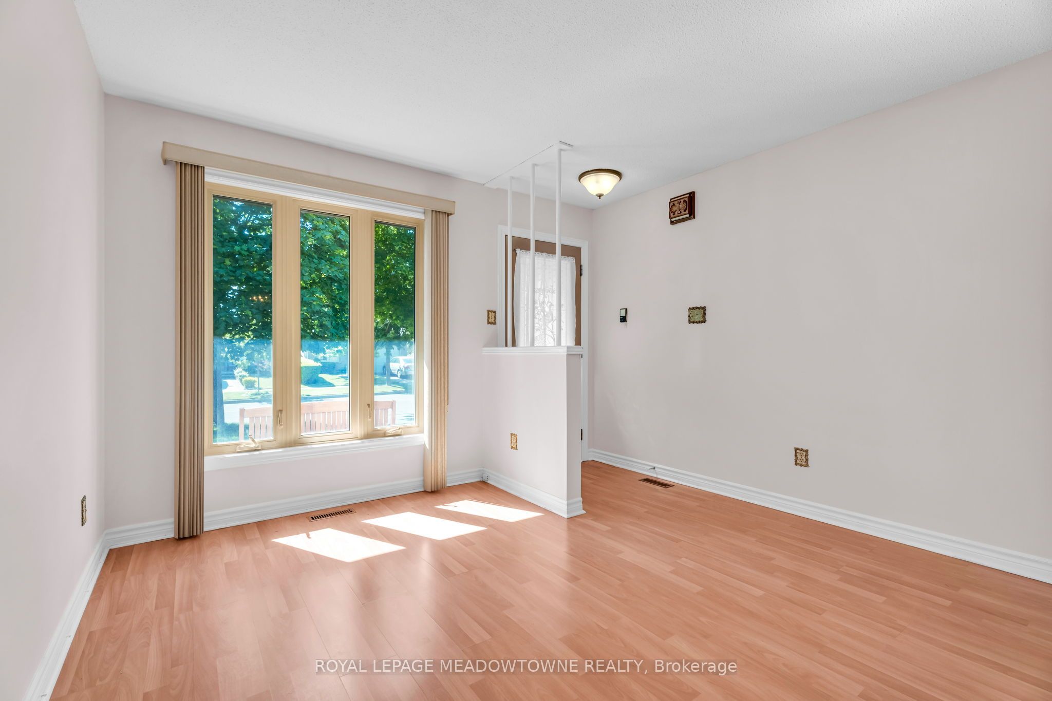 100 Martindale Crescent Property Photo 8
