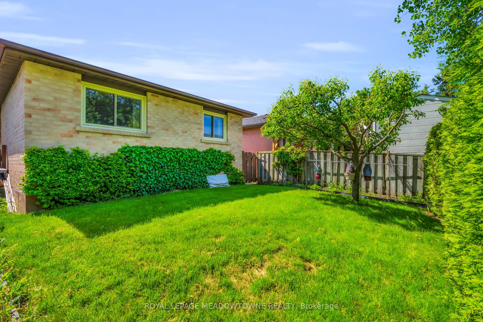 100 Martindale Crescent Property Photo 27