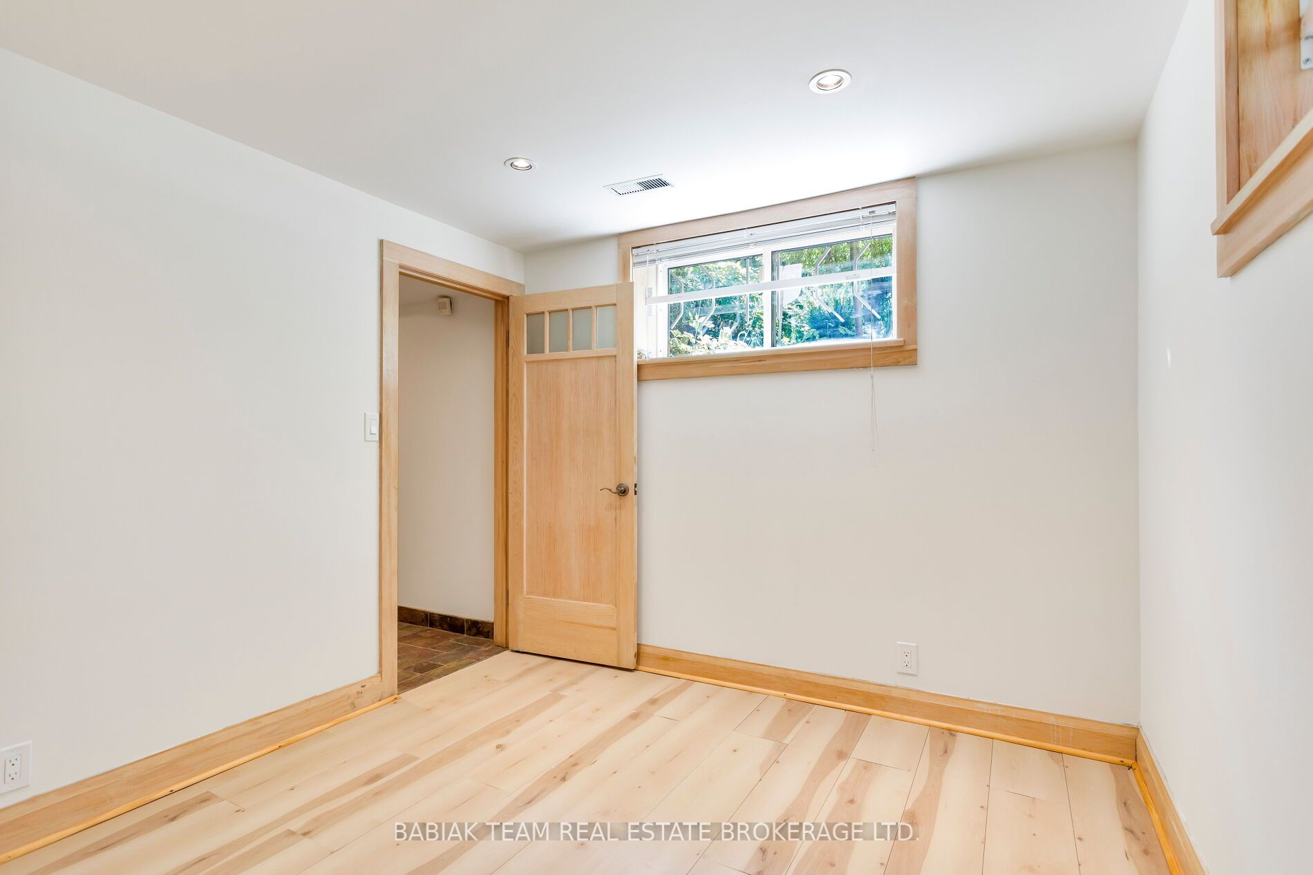 33 Halford Avenue Property Photo 40