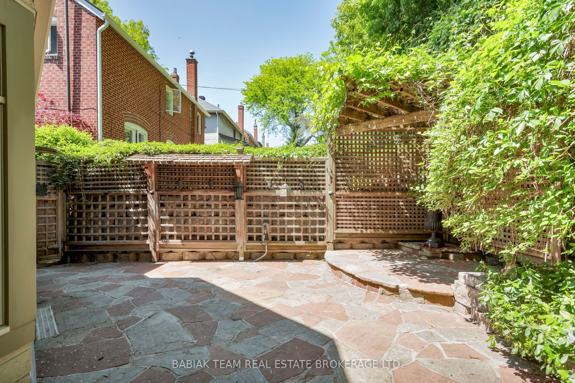 33 Halford Avenue Property Photo 43