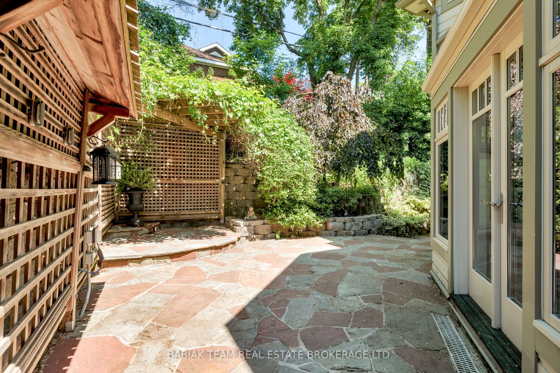 33 Halford Avenue Property Photo 44