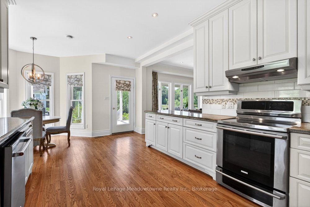 8550 Appleby Line Property Photo 11