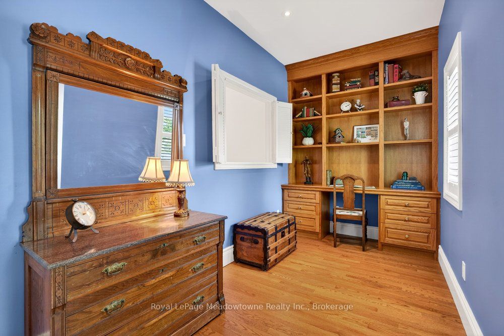 8550 Appleby Line Property Photo 32