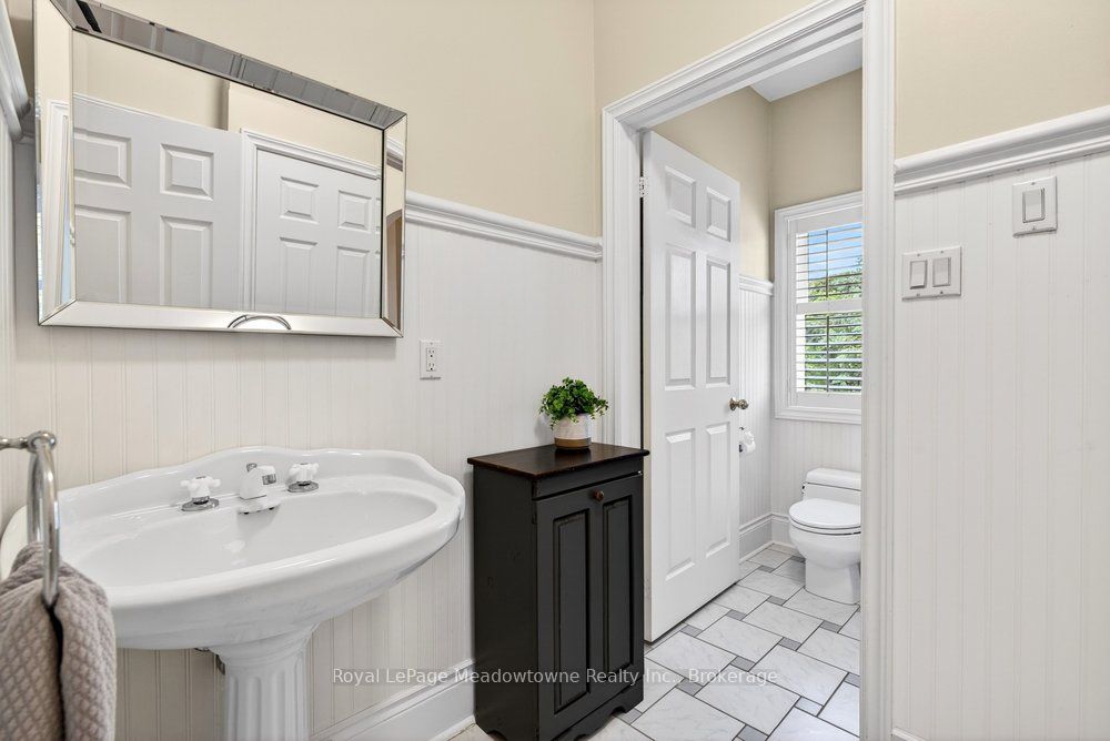 8550 Appleby Line Property Photo 33