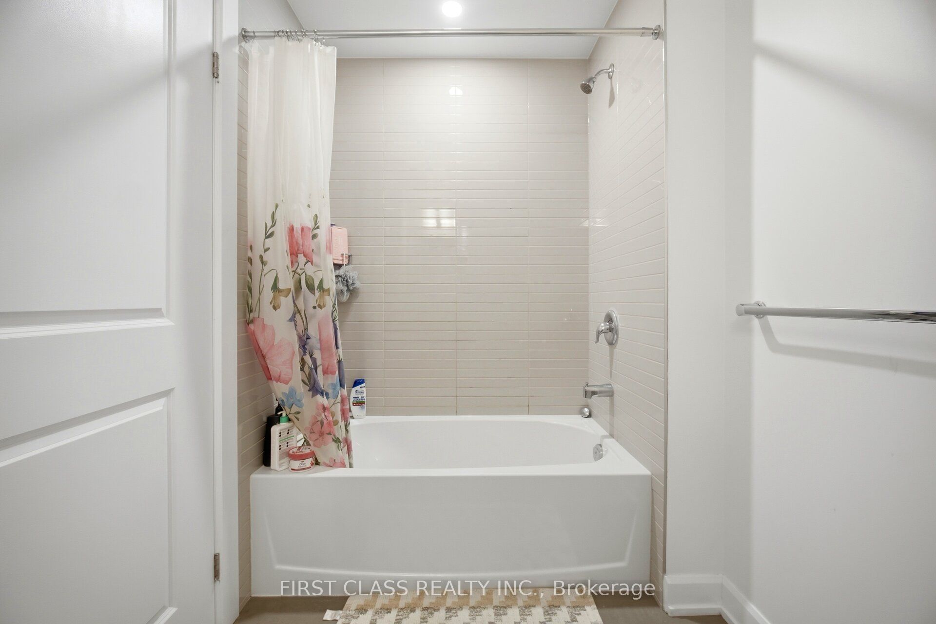 3220 William Coltson Avenue 1209 Property Photo 19