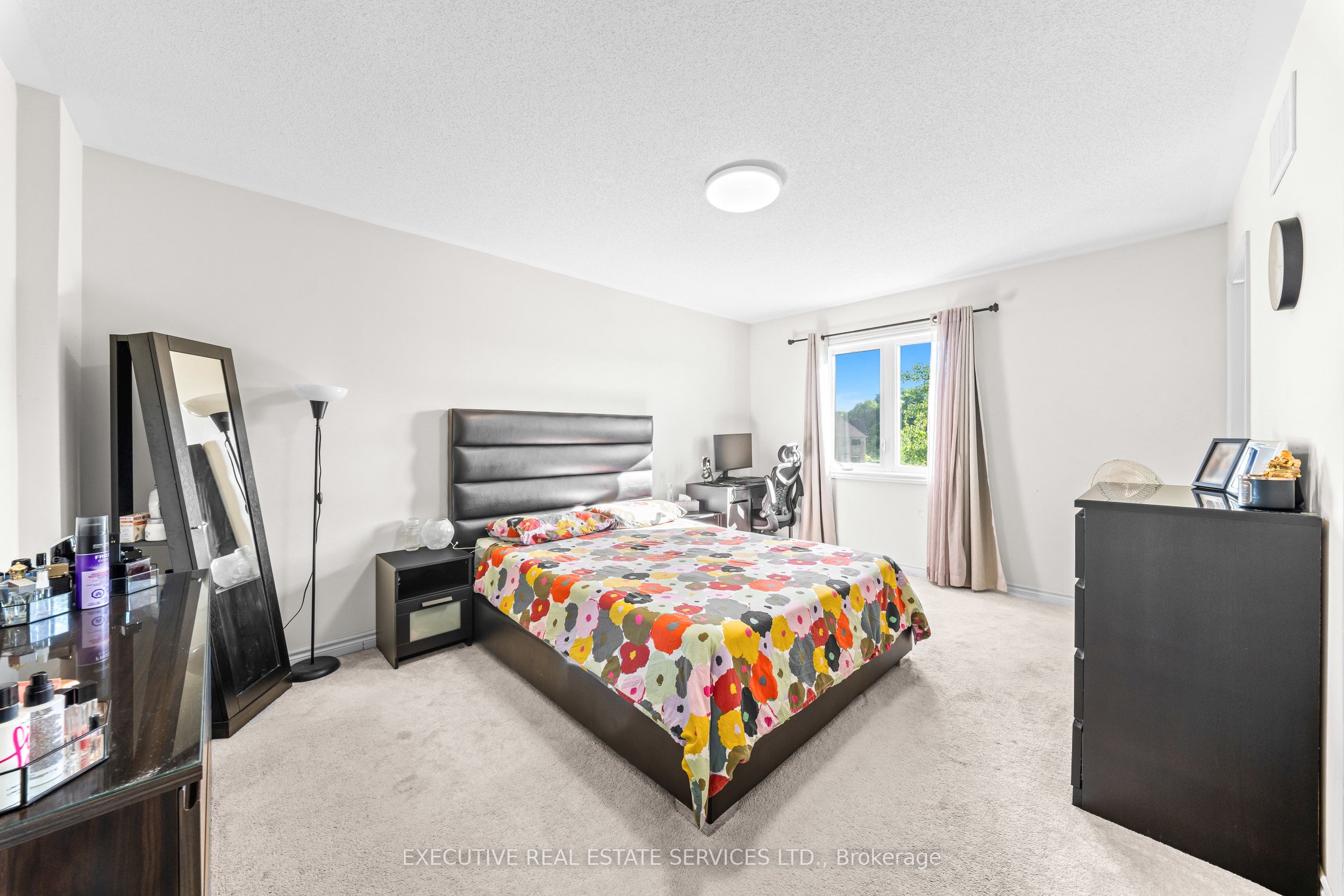 50 Edinburgh Drive 75 Property Photo 30