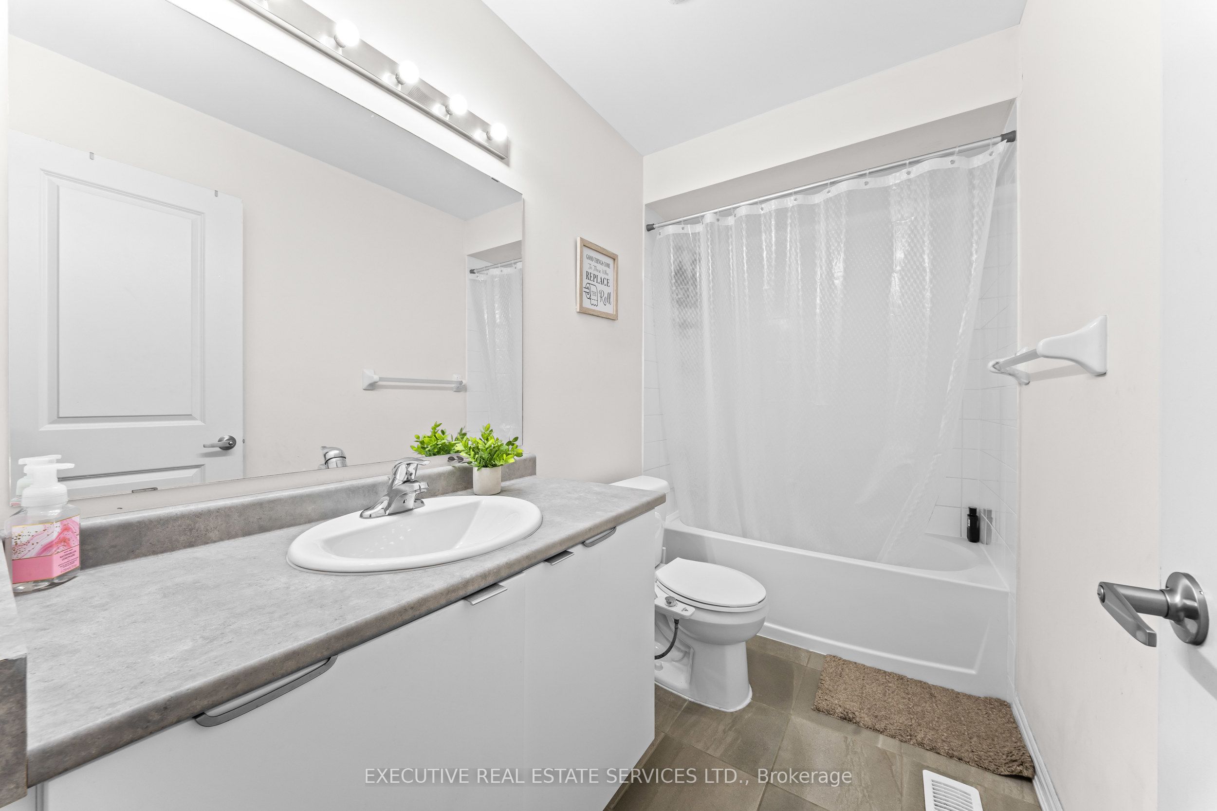 50 Edinburgh Drive 75 Property Photo 33