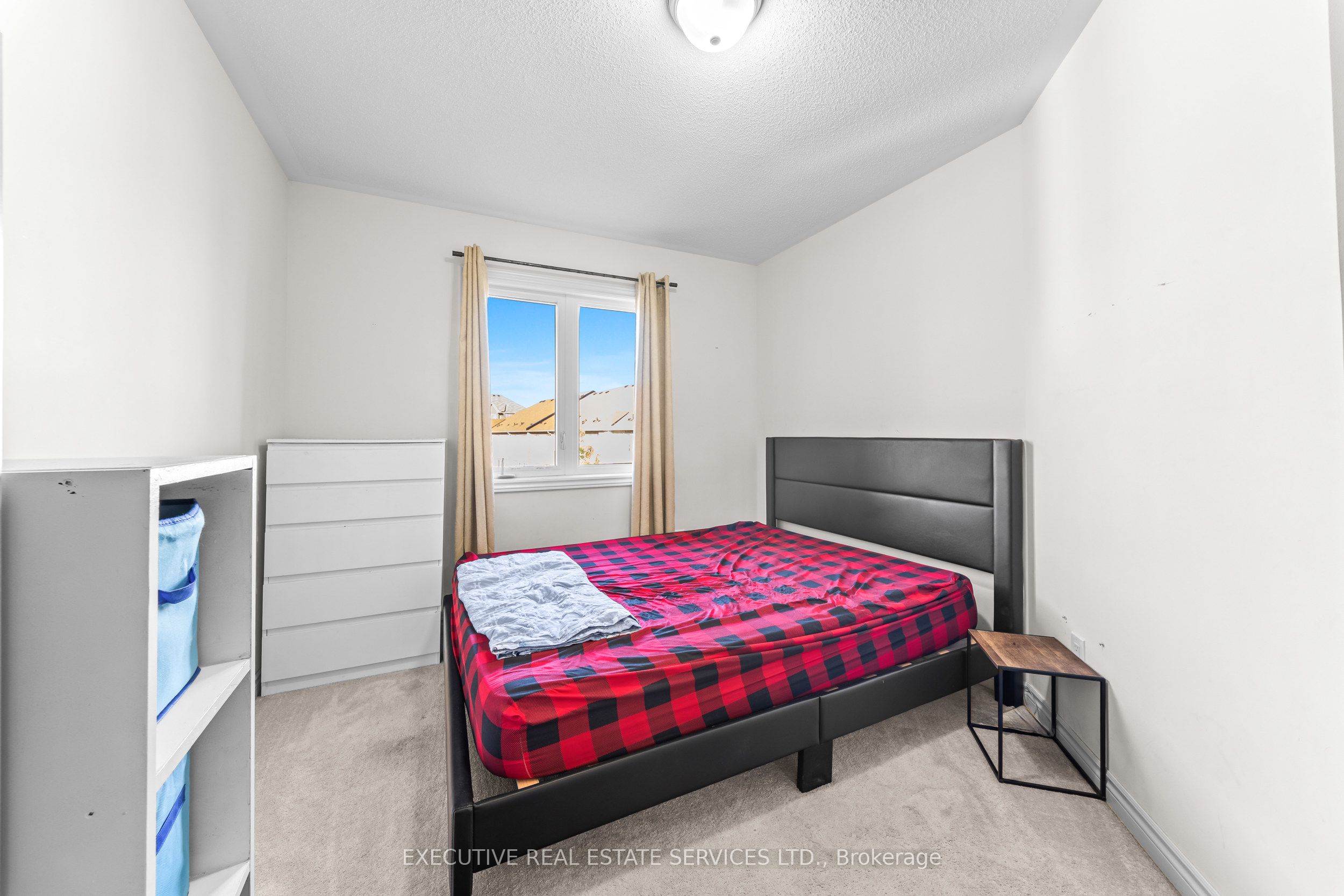 50 Edinburgh Drive 75 Property Photo 37