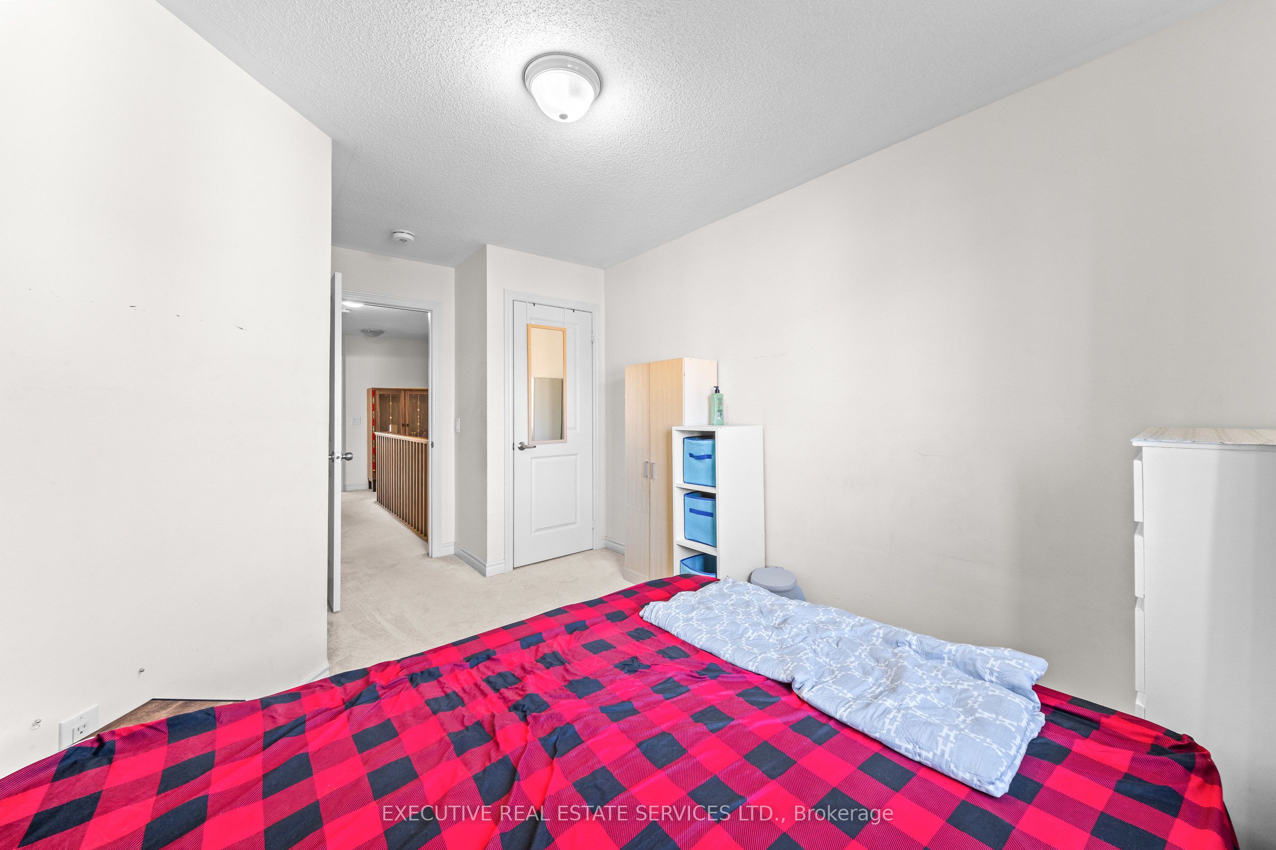 50 Edinburgh Drive 75 Property Photo 38