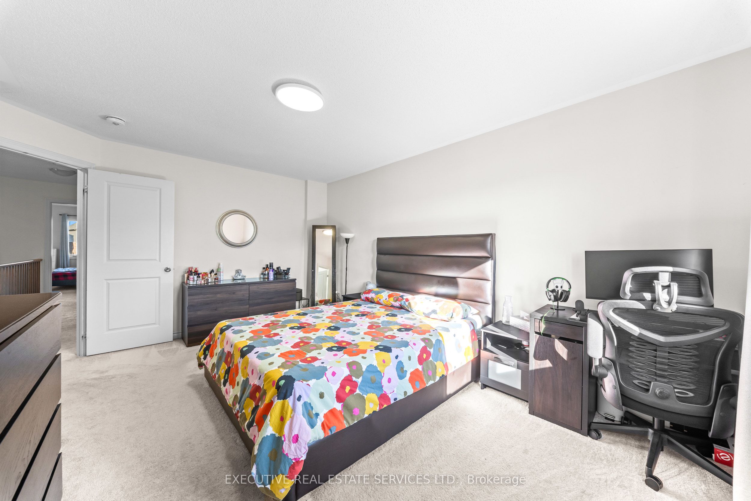 50 Edinburgh Drive 75 Property Photo 39