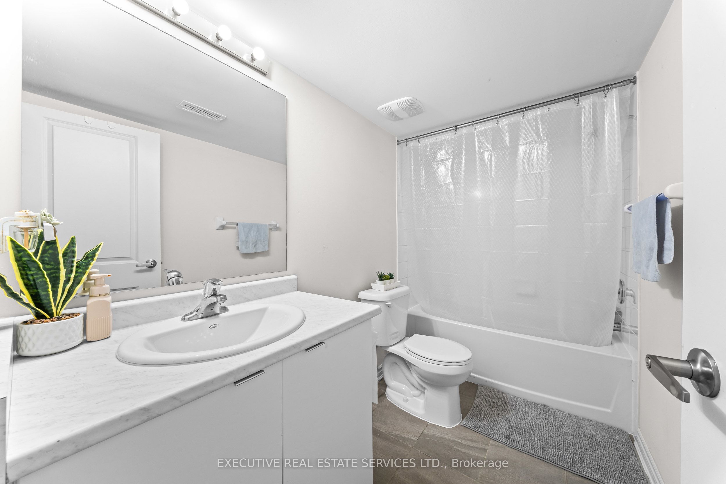 50 Edinburgh Drive 75 Property Photo 42
