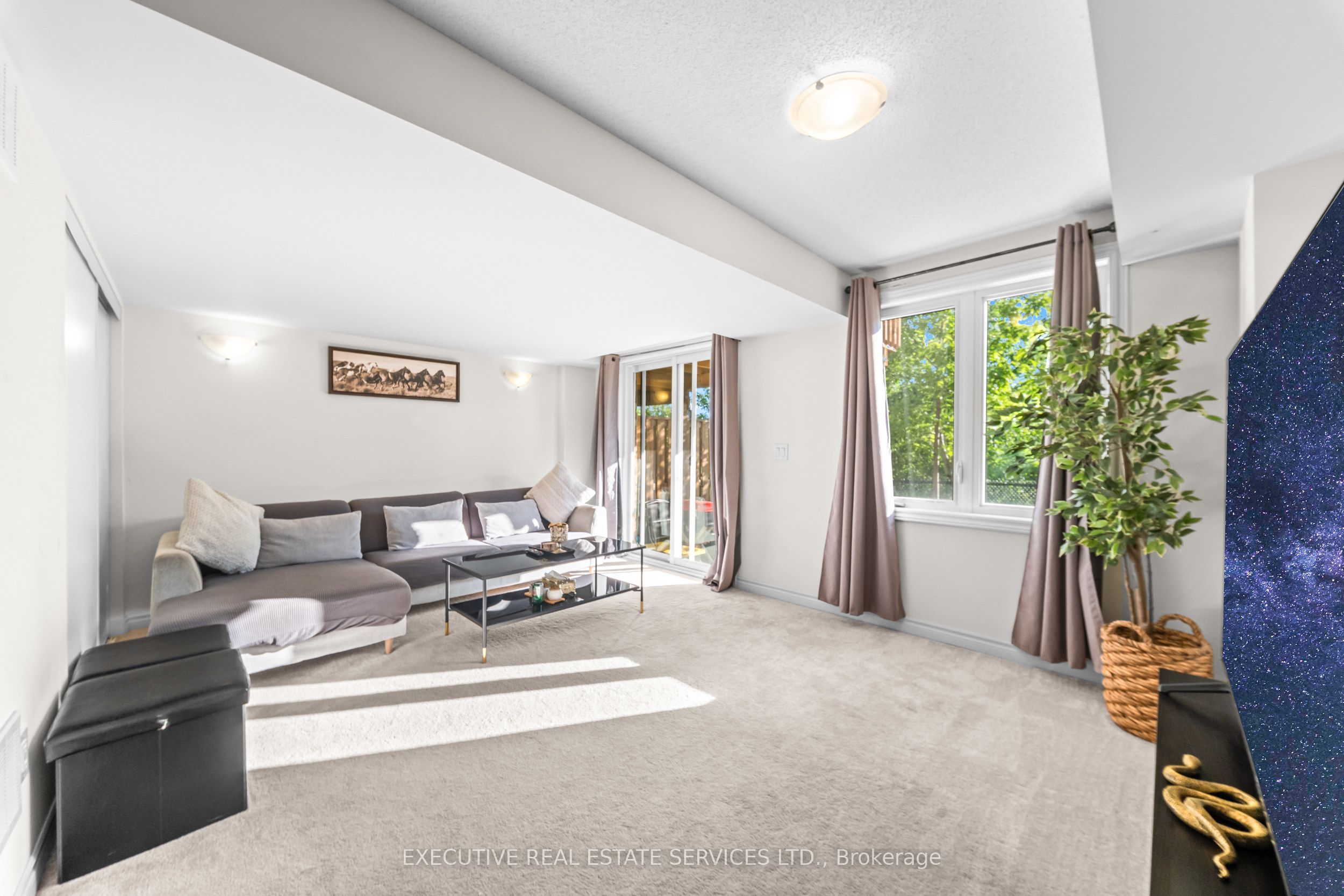 50 Edinburgh Drive 75 Property Photo 44