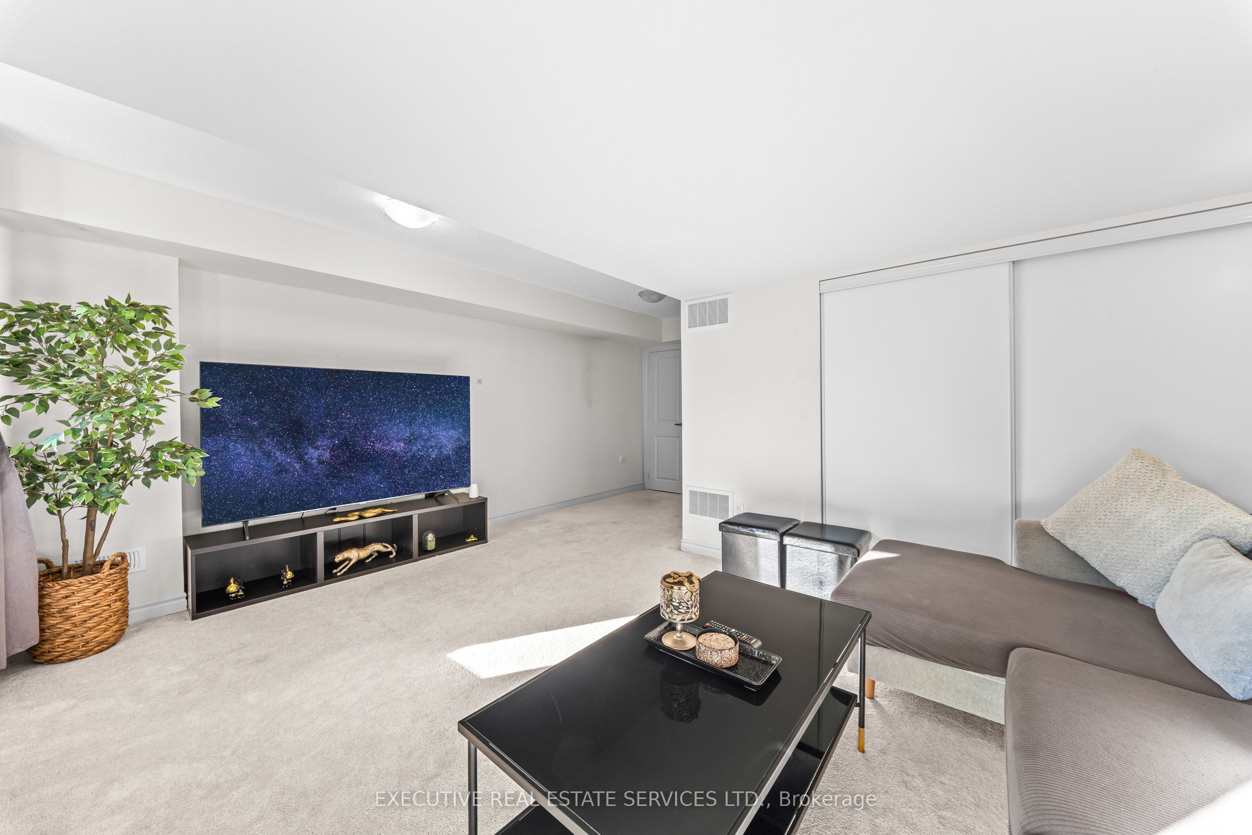 50 Edinburgh Drive 75 Property Photo 45