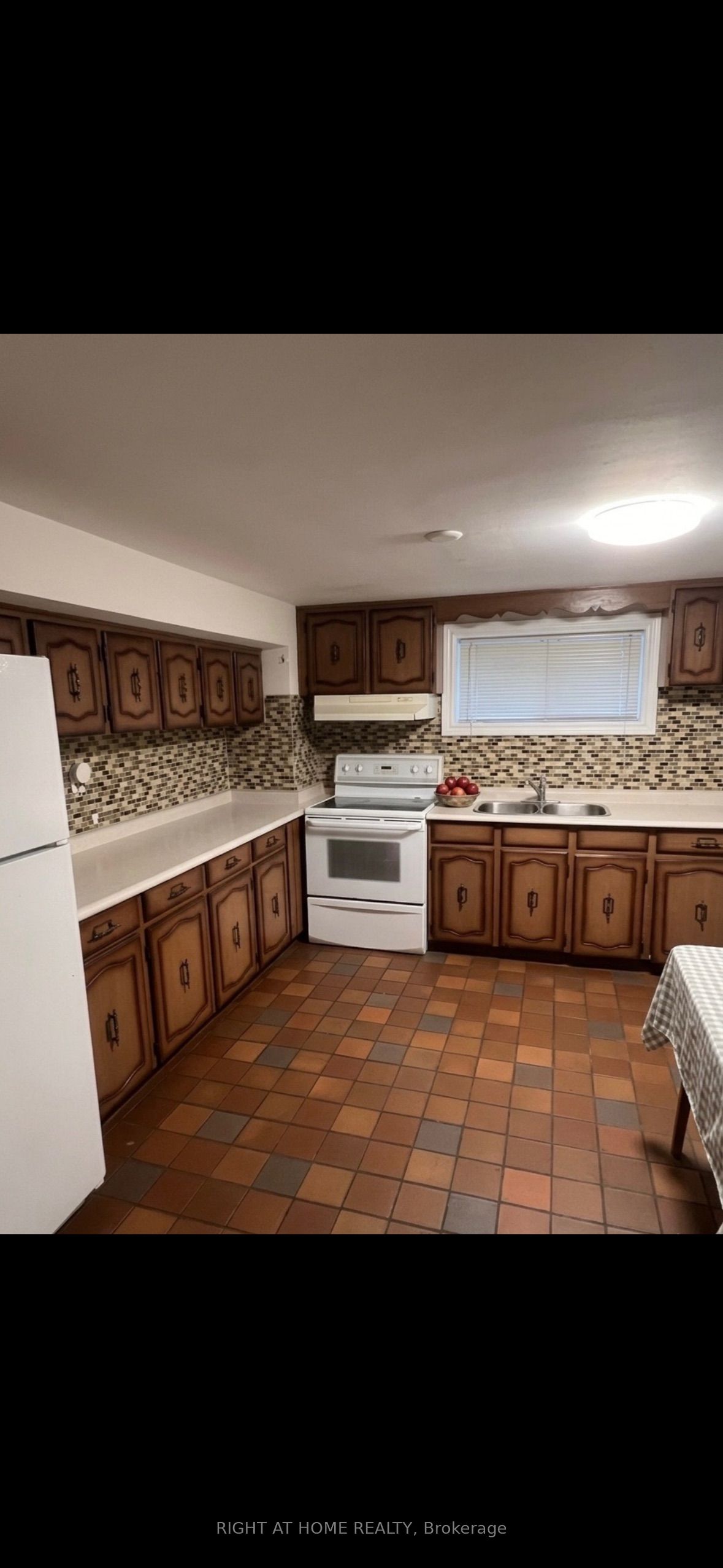 86 Langside Avenue Property Photo 4