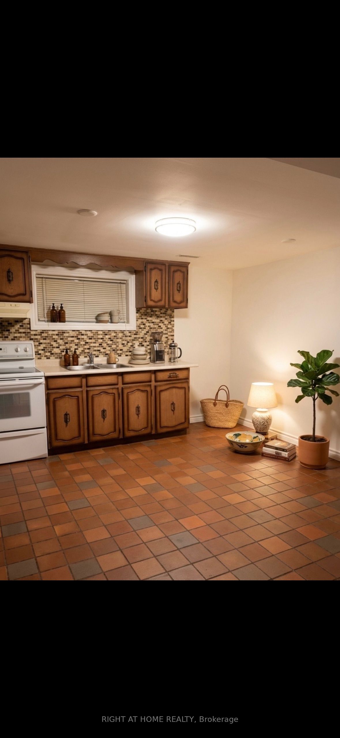 86 Langside Avenue Property Photo 9