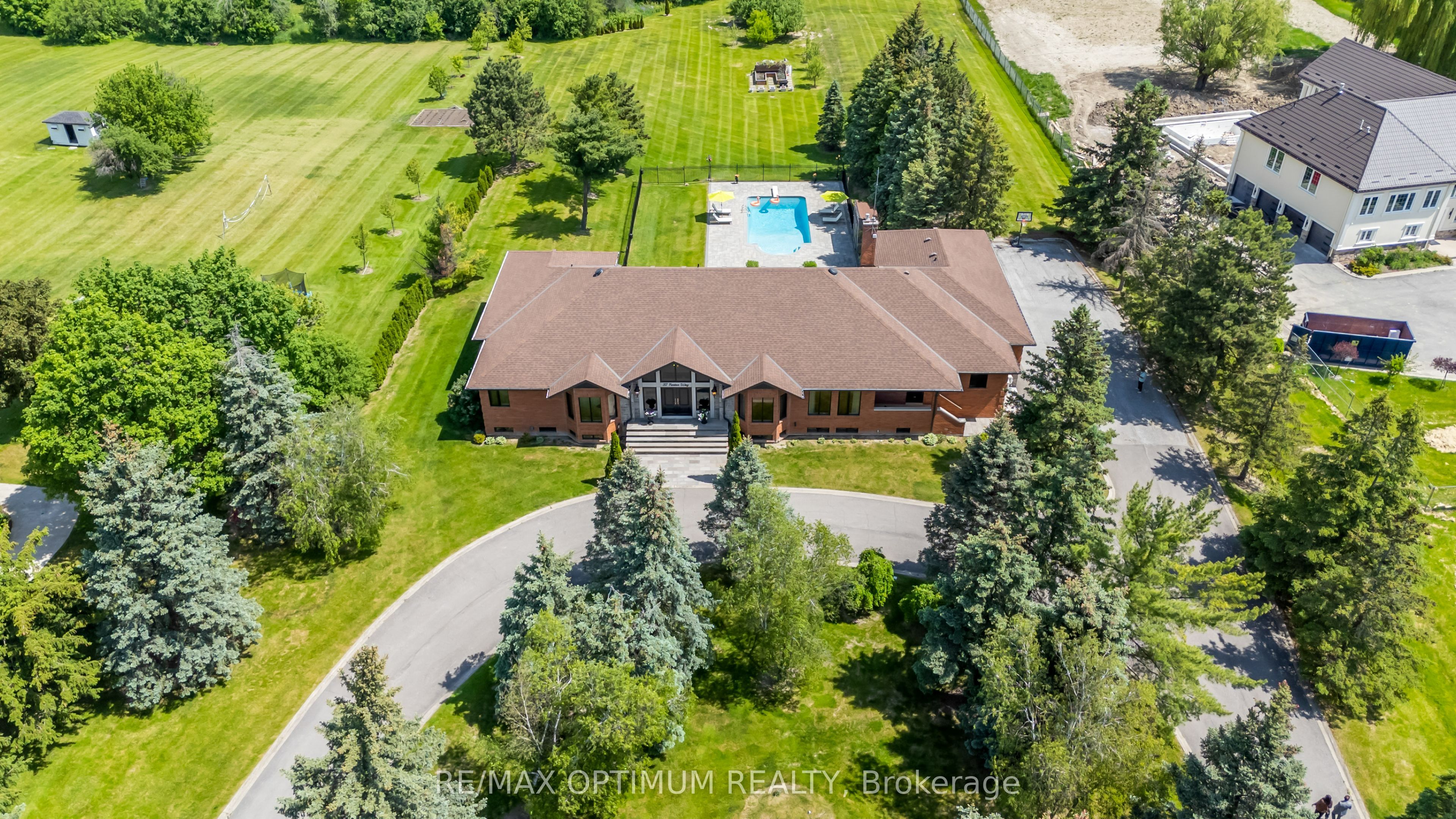 37 Fenton Way