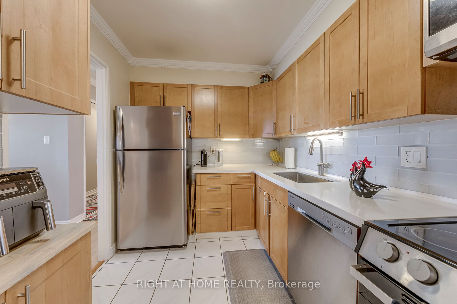 50 Elm Drive E 607 Property Photo 21