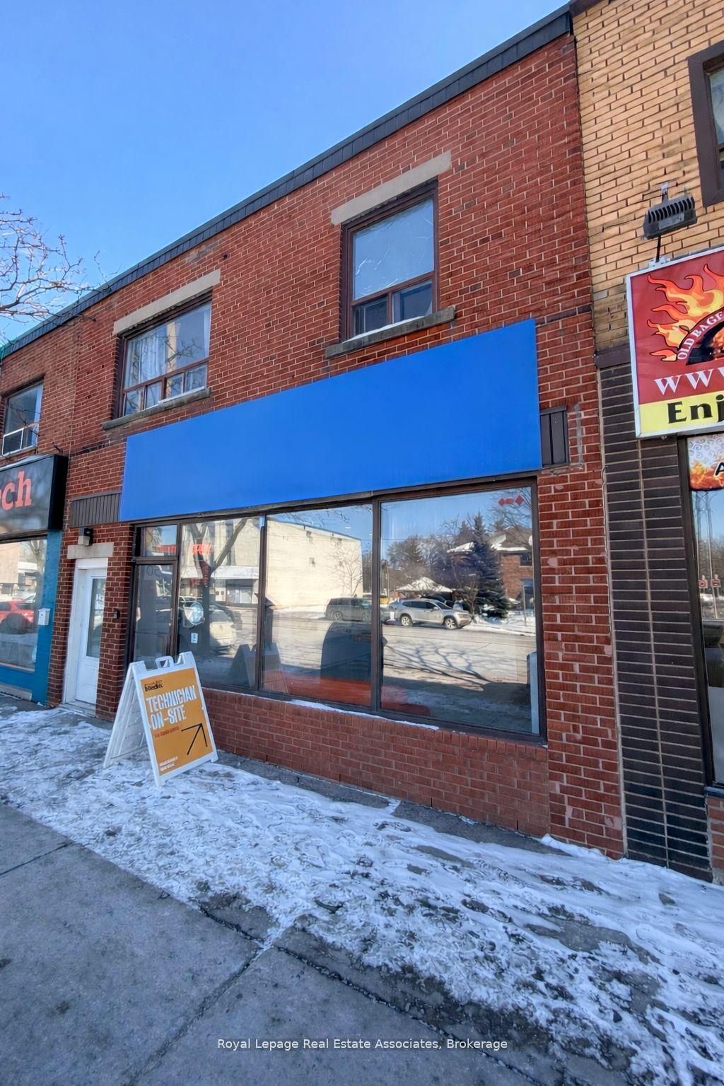 237 Lakeshore Road E Property Photo 1