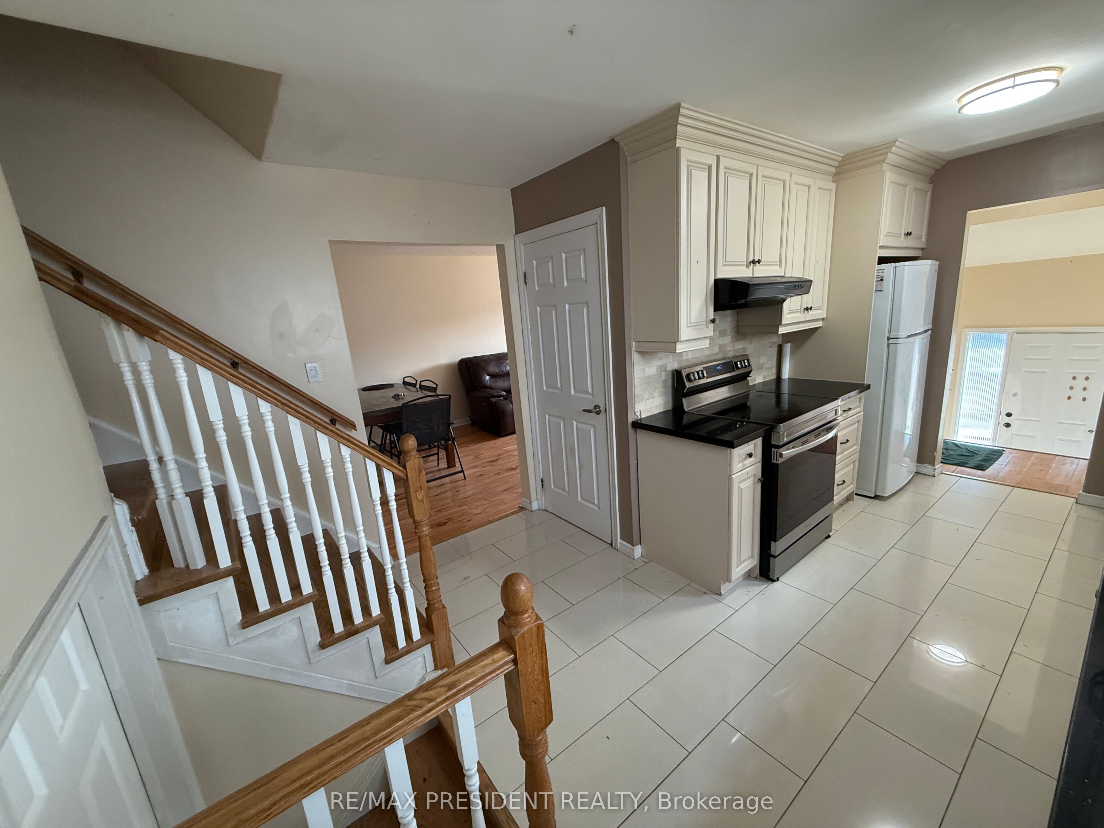 84 Primerose Crescent Property Photo 6