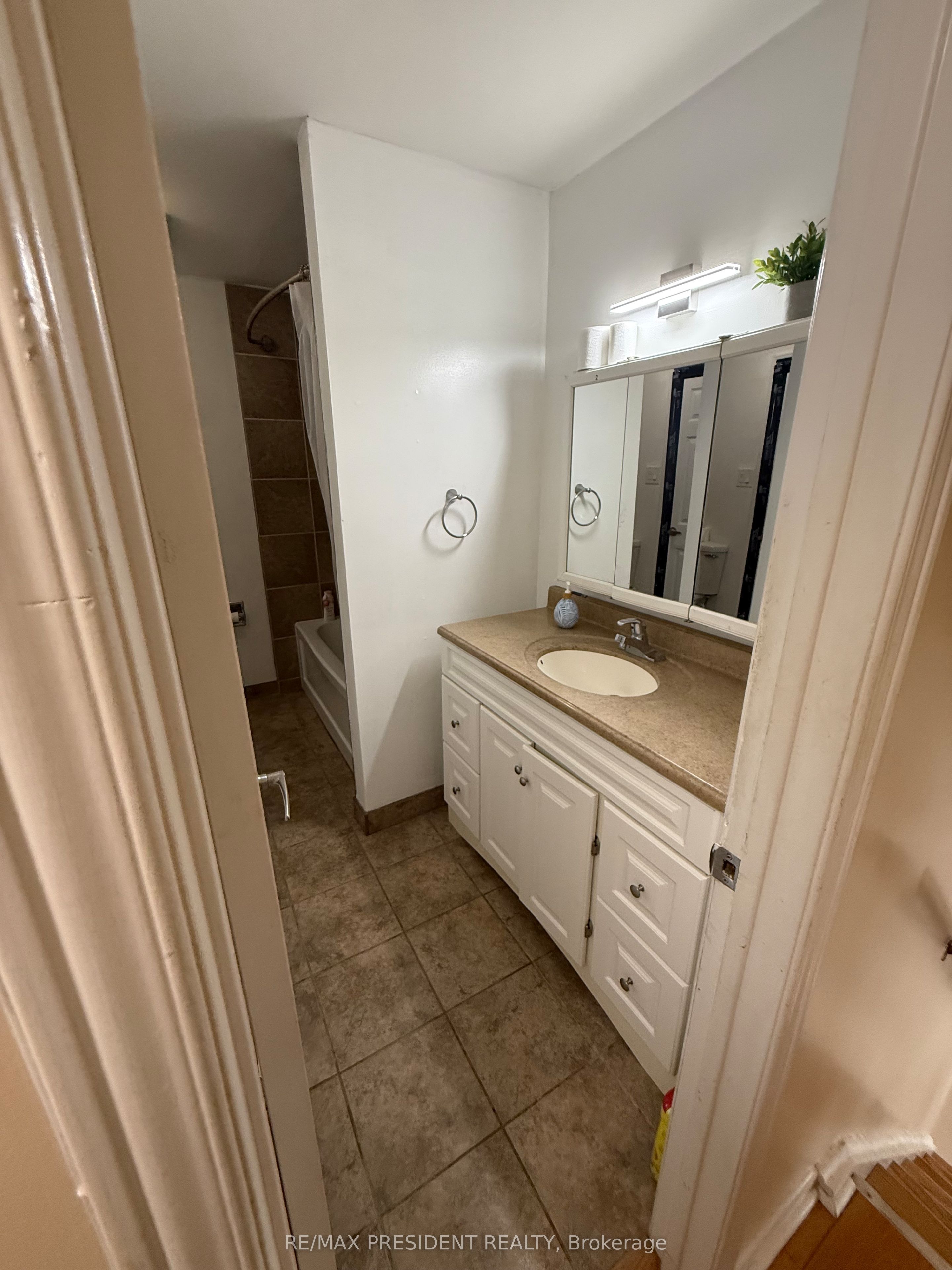 84 Primerose Crescent Property Photo 12