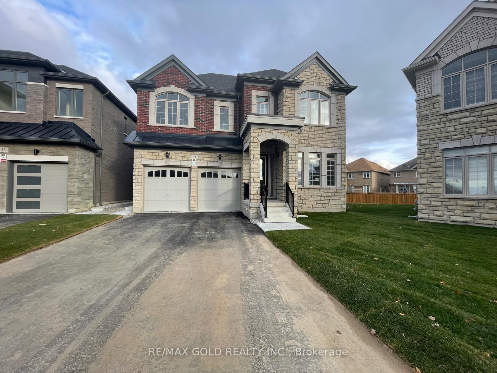 31 Dolomite Drive Property Photo 2