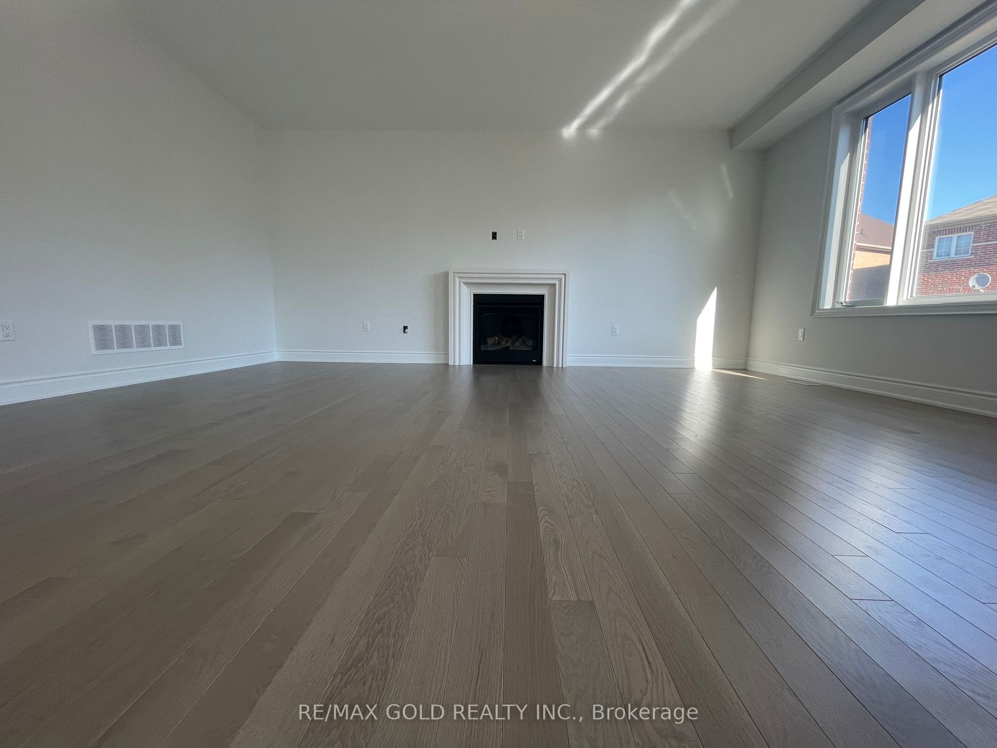 31 Dolomite Drive Property Photo 13