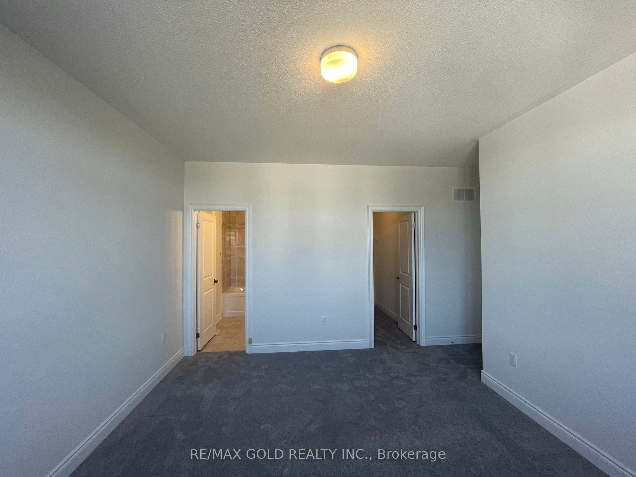 31 Dolomite Drive Property Photo 14