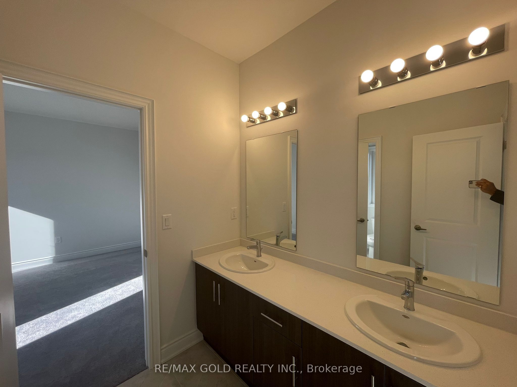 31 Dolomite Drive Property Photo 22