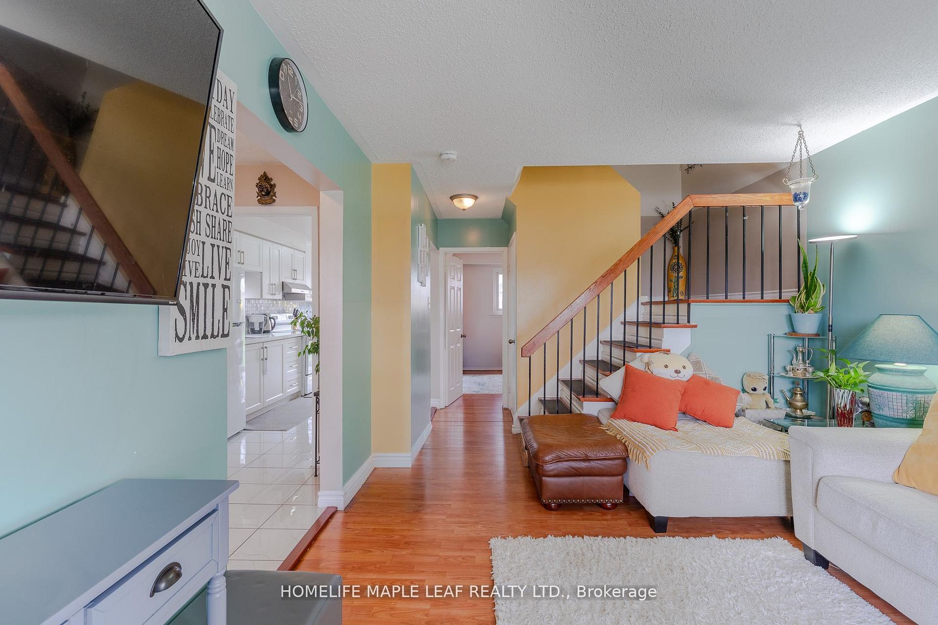 148 Hansen Road N Property Photo 9