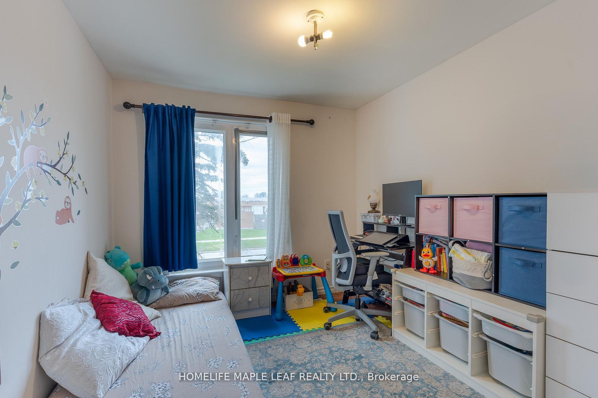 148 Hansen Road N Property Photo 19