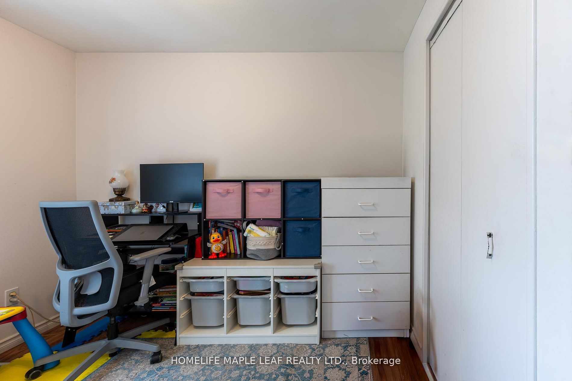 148 Hansen Road N Property Photo 20