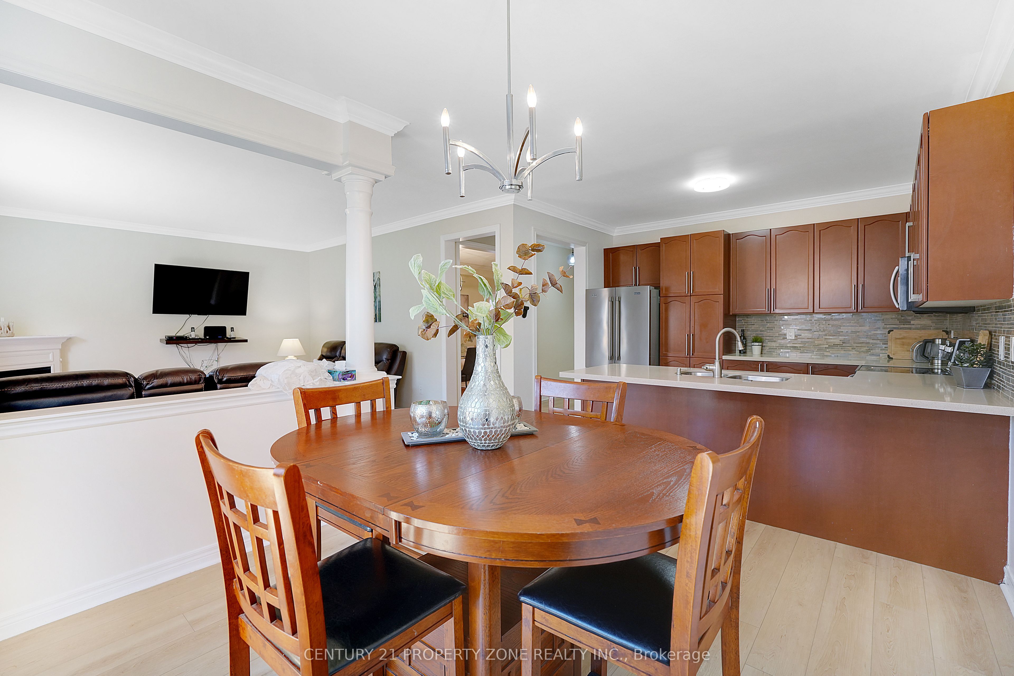 43 Alice Springs Crescent Property Photo 12