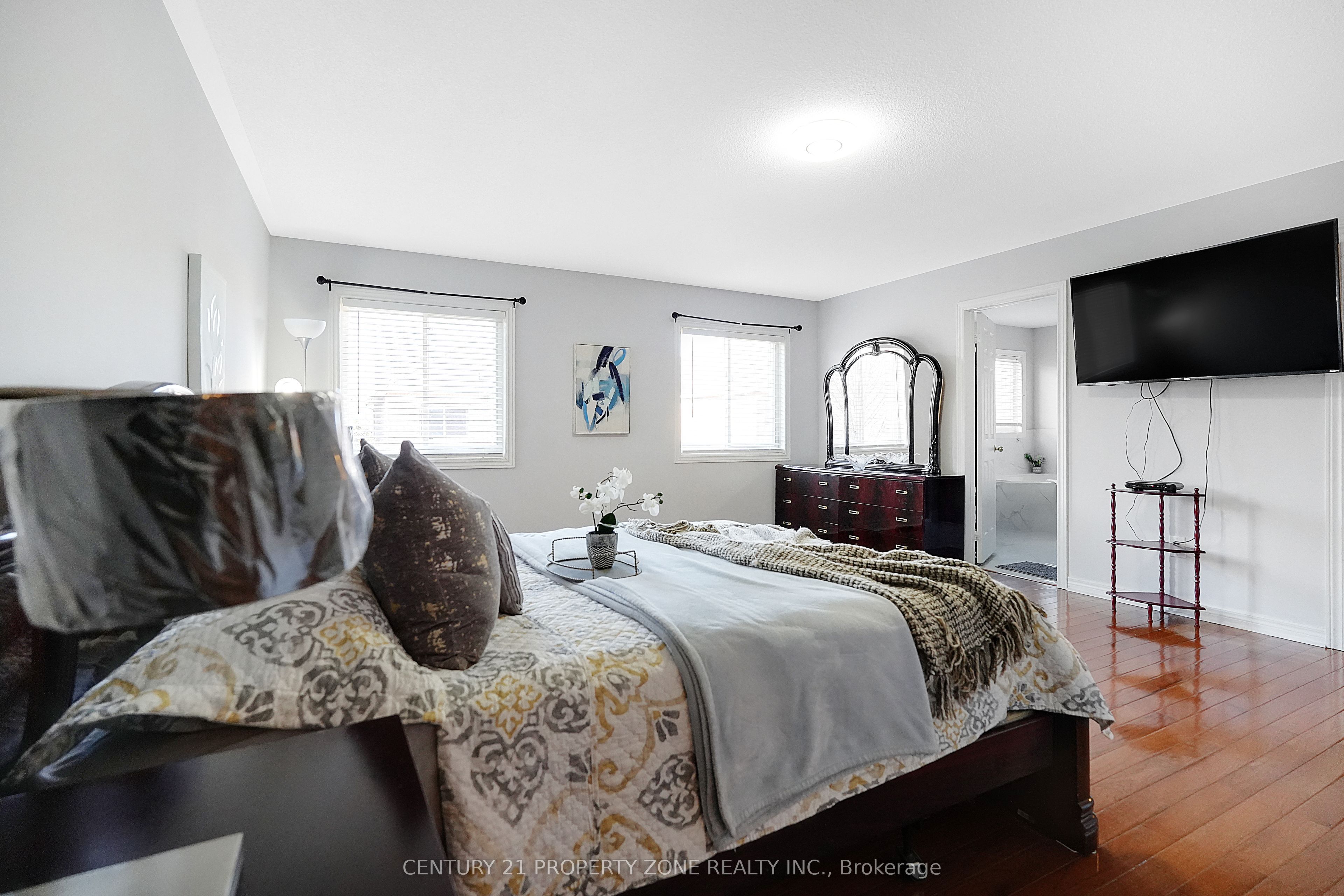 43 Alice Springs Crescent Property Photo 18