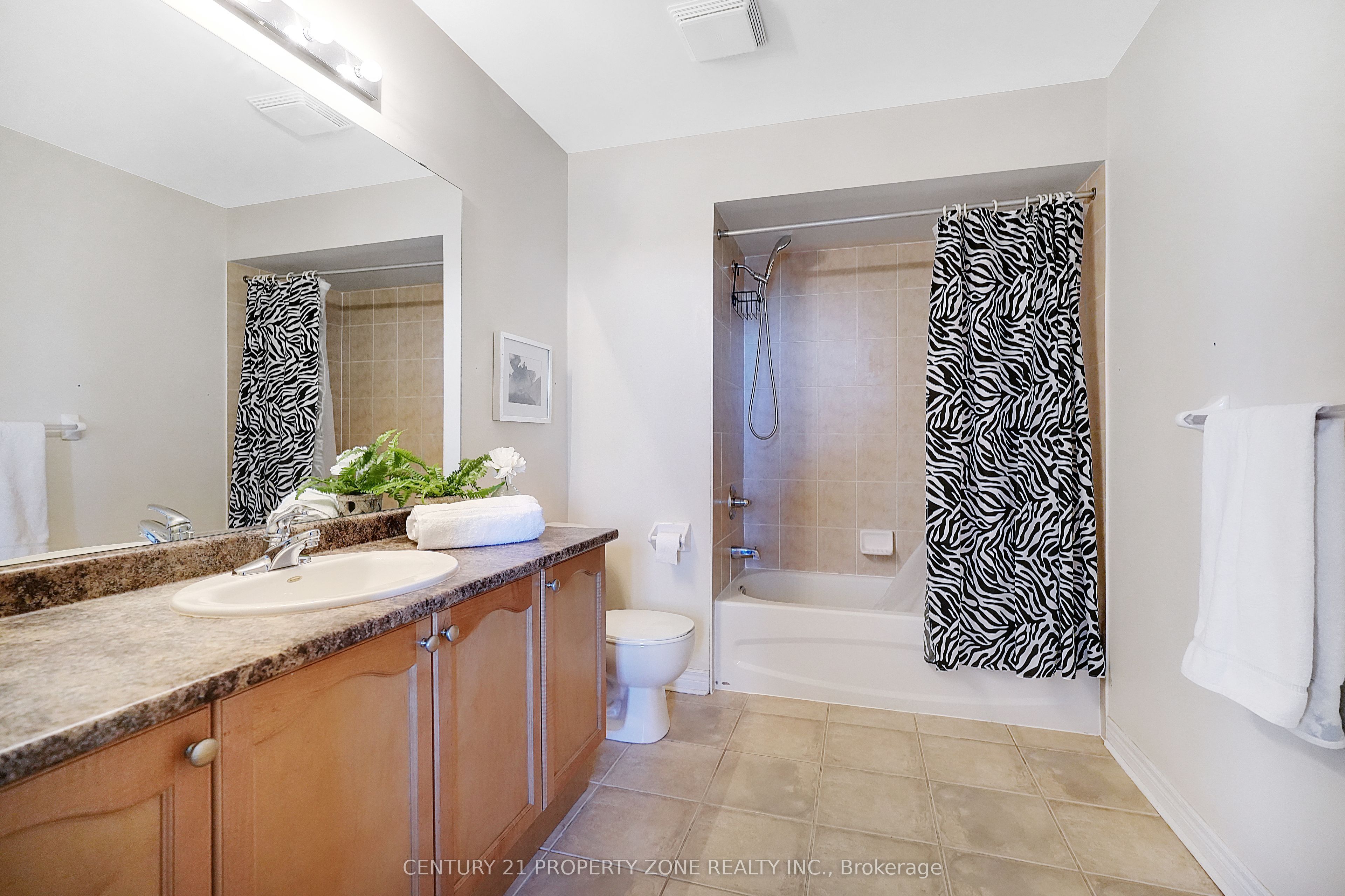 43 Alice Springs Crescent Property Photo 23