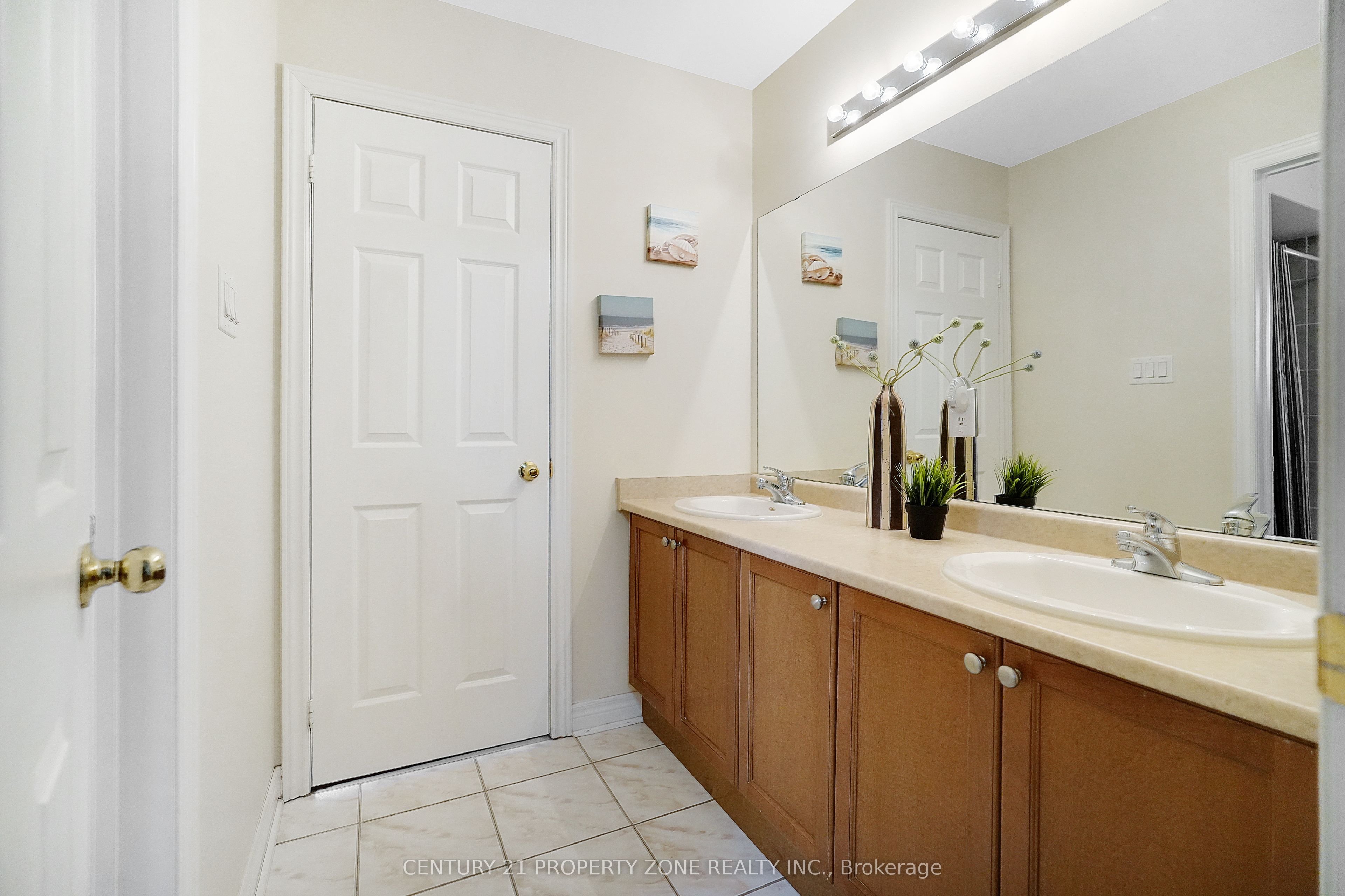 43 Alice Springs Crescent Property Photo 27