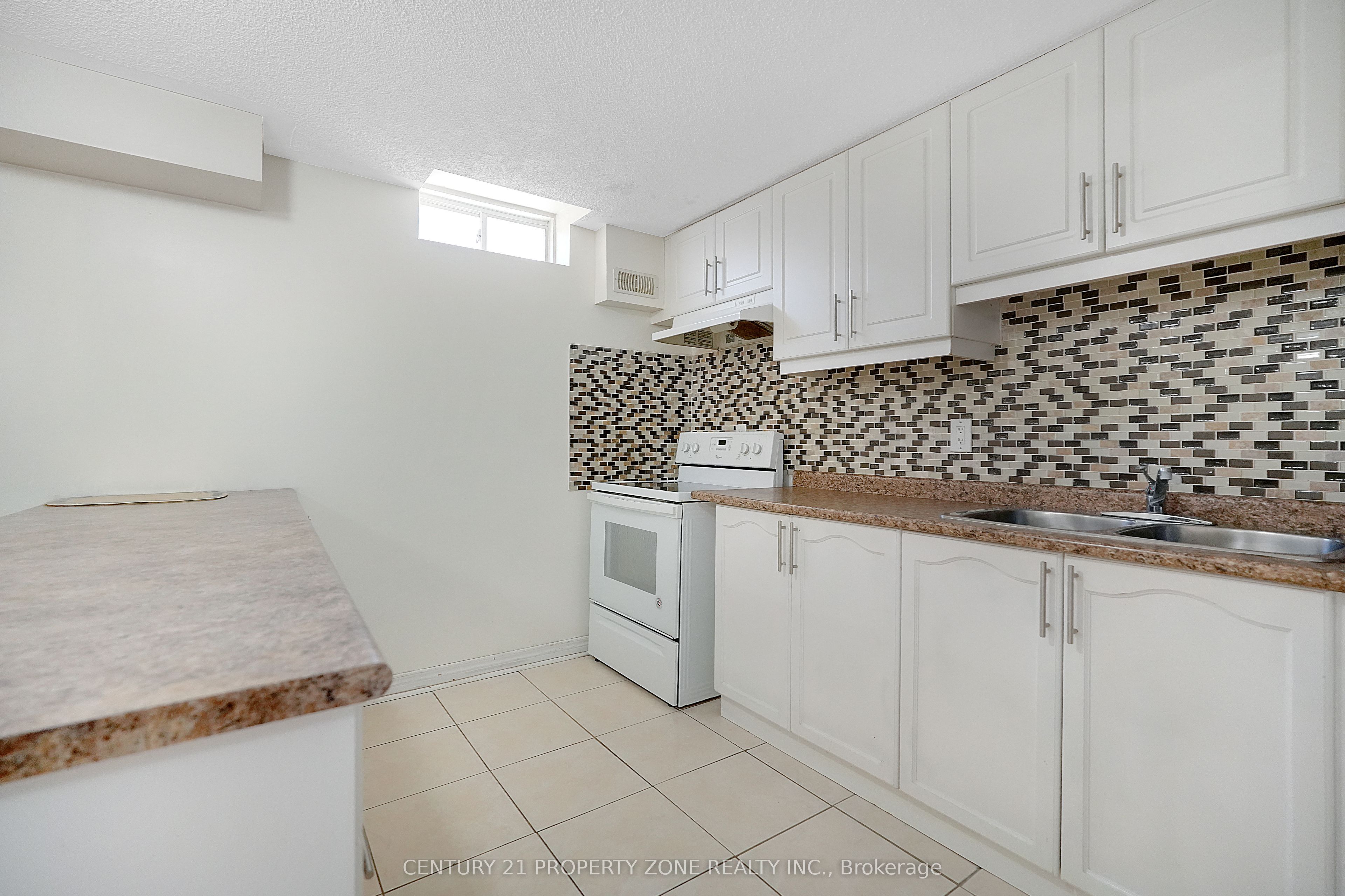 43 Alice Springs Crescent Property Photo 34