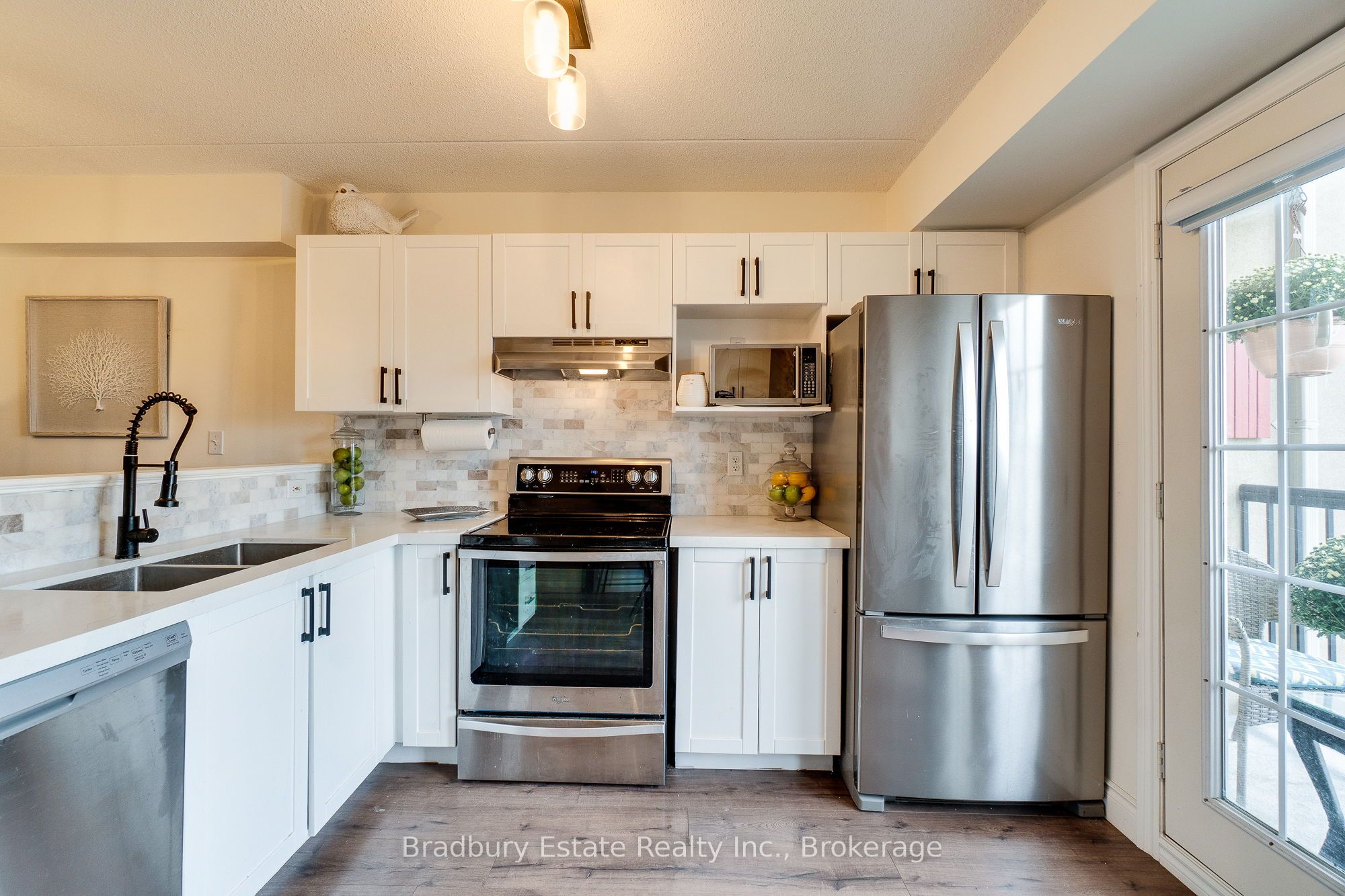 2045 Appleby Line 305 Property Photo 5