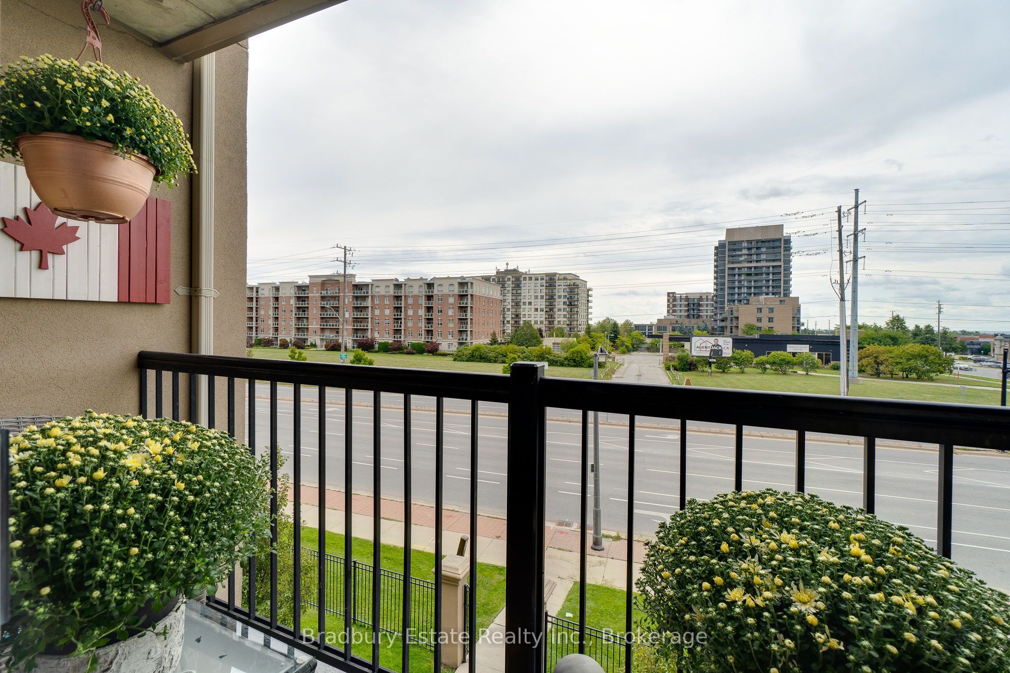 2045 Appleby Line 305 Property Photo 13