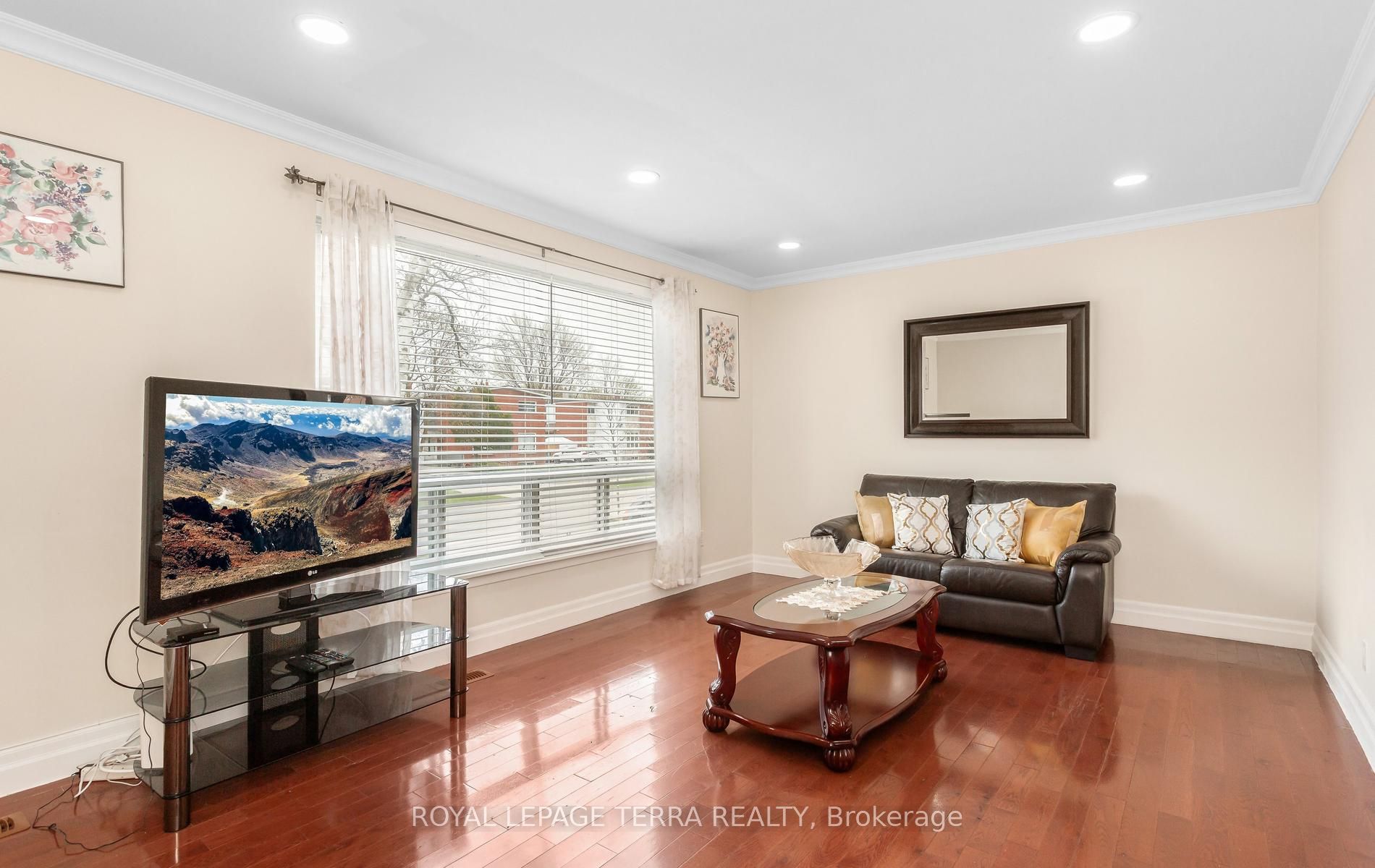 2475 Brookhurst Road Property Photo 2